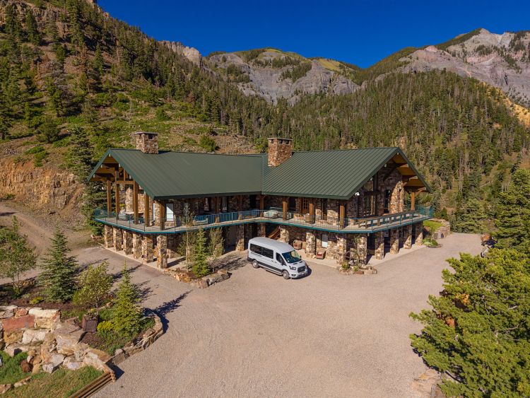 gold mountain ranch summer house